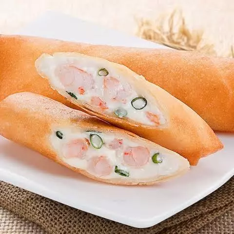 Rolinho  camarão com cream cheese