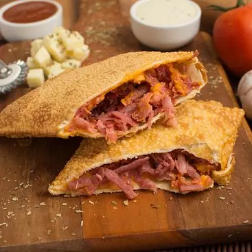 Pastel De Calabresa Com Cheddar