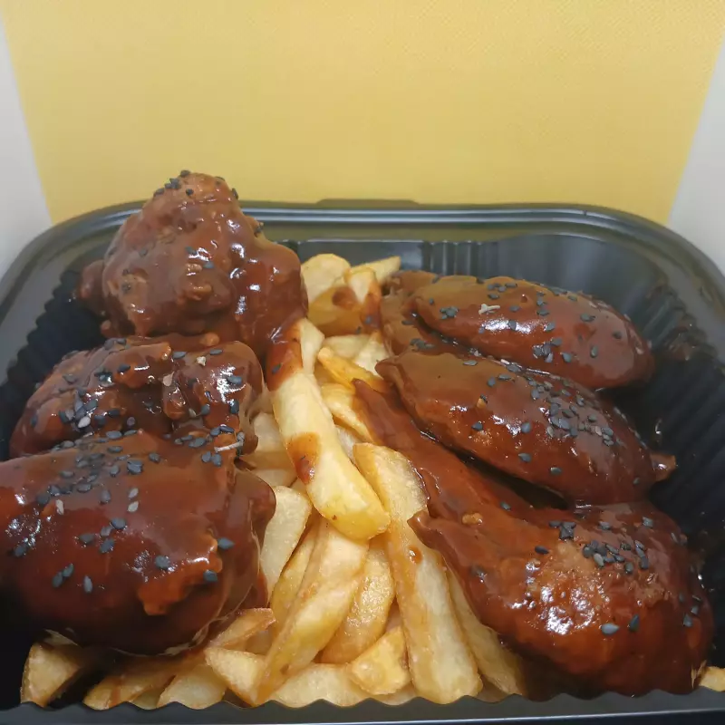 6 ALITAS BBQ C/ PAPAS