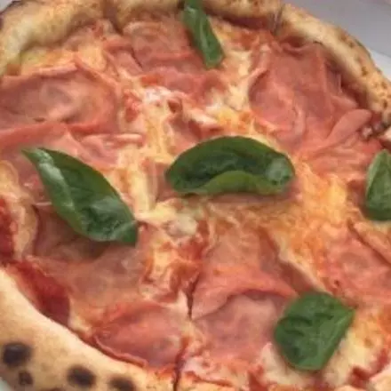Pizza prosciutto