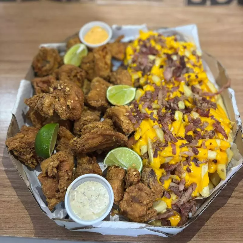 frango a pas c/batata cheddar e baco