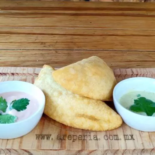 EMPANADA DE POLLO