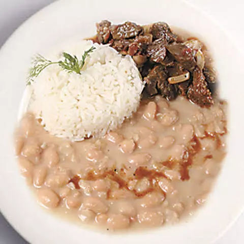 Fréjol con lomo al jugo