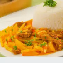 Olluquito con carne y Huevo frito