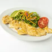 PECHUGA CON ENSALADA