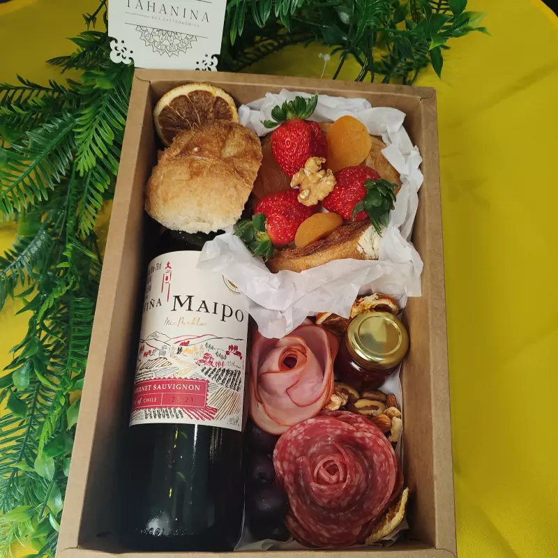 Pão italiano com Brie e frutas + vinho