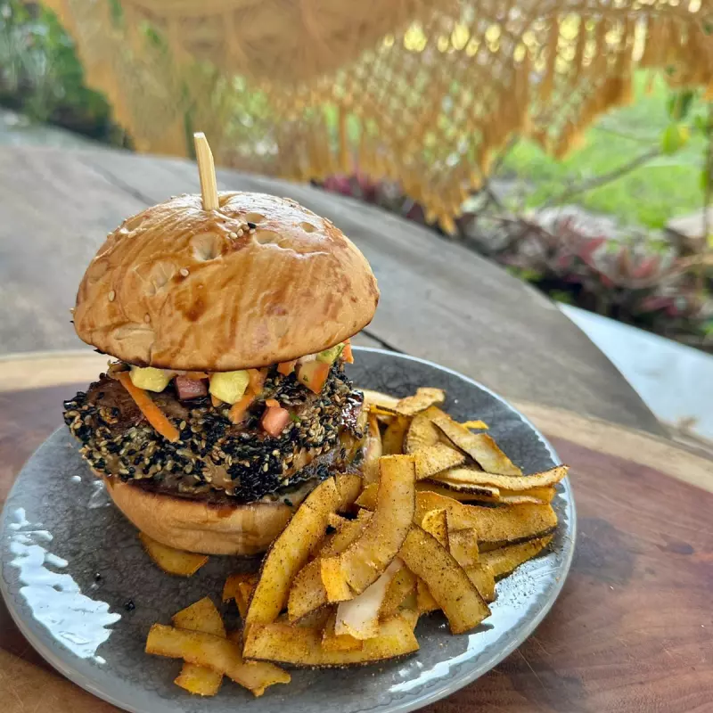 Hambúrguer de peixe fresco