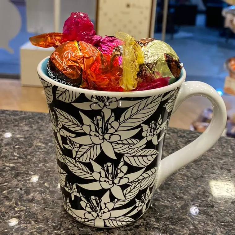 Caneca folhas