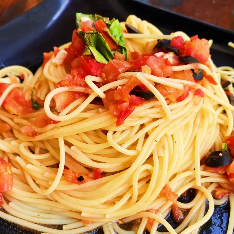 Spaghetti al pesto siciliano