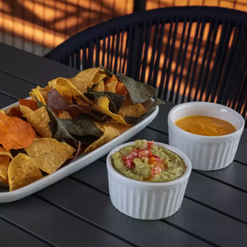 Guacamole c/ Totopos e Cheddar