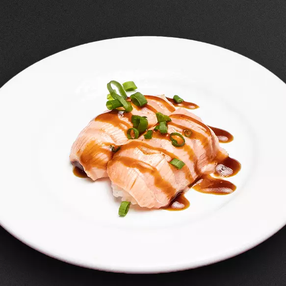 Niguiri salmão maçaricado