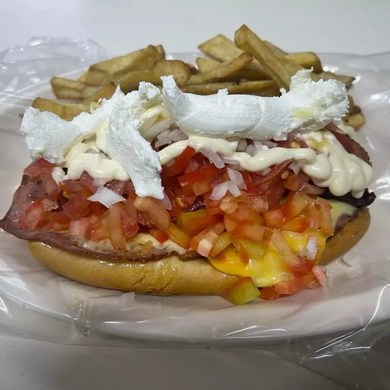 Hot Dog Tres Quesos