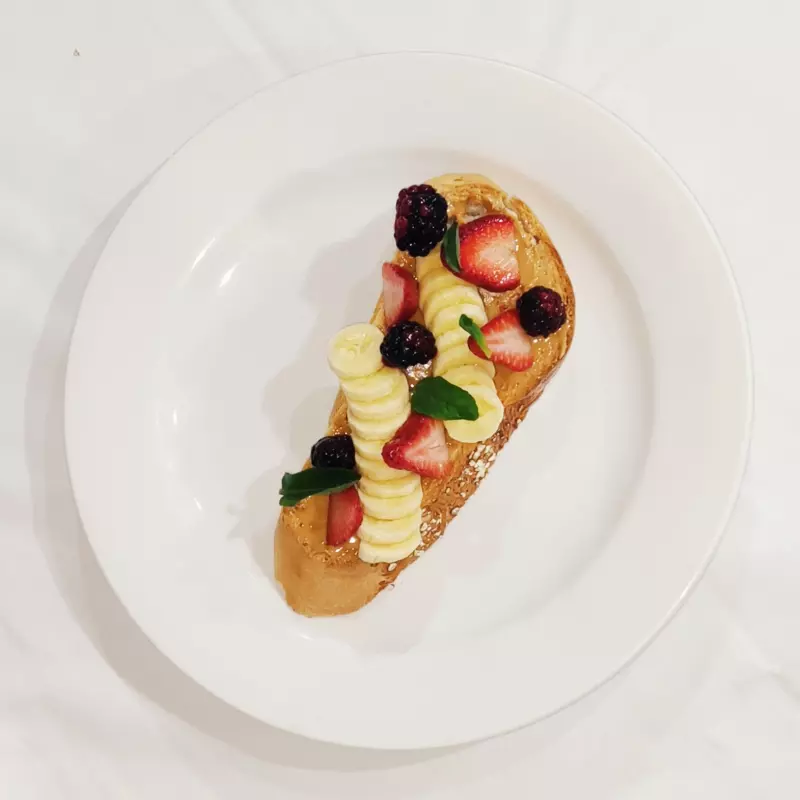 Peanut Butter & Berries toast