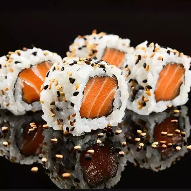 URAMAKI SALMÃO (4UN)