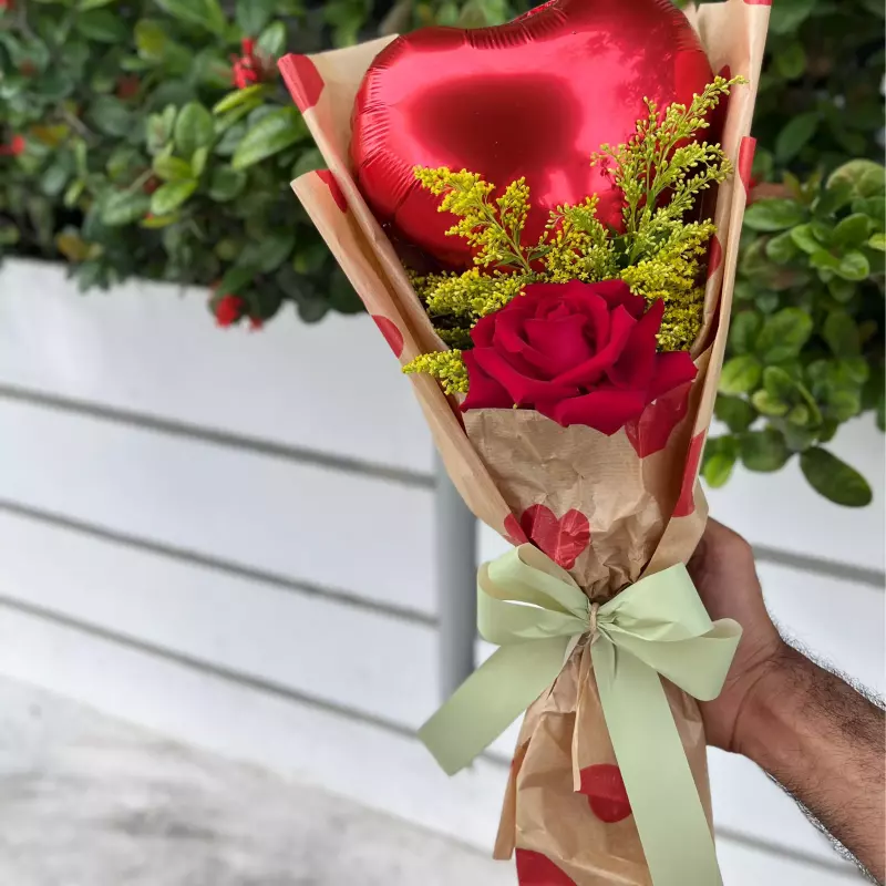 Mini rosa vermelha + balão
