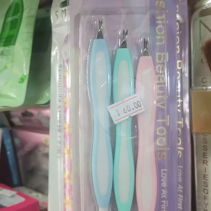 Fashion beauty: corta-cuticula