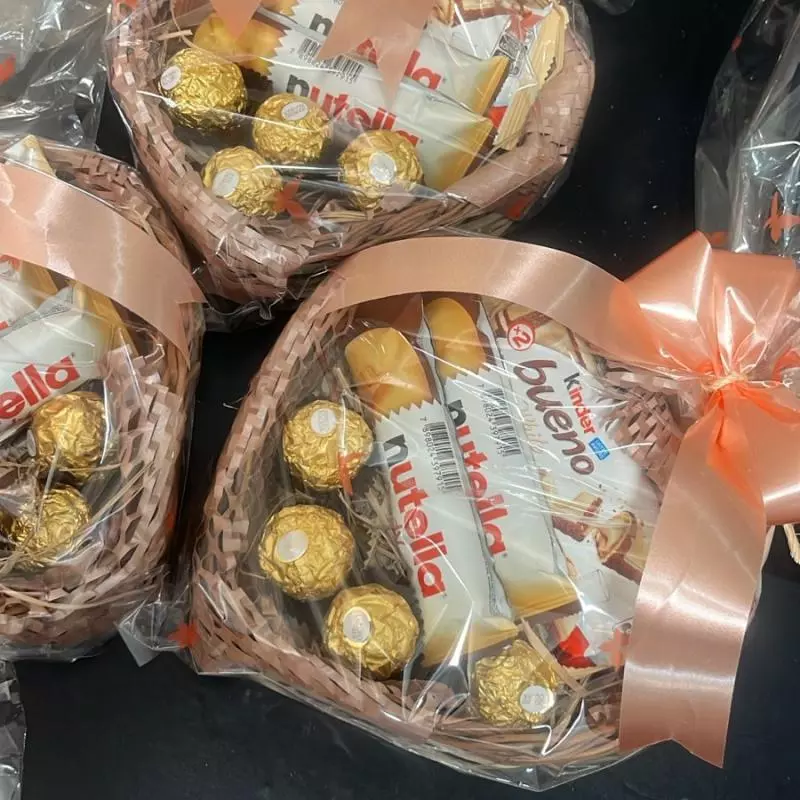 Cesta coração chocolate