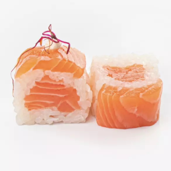 Fresh roll saumon