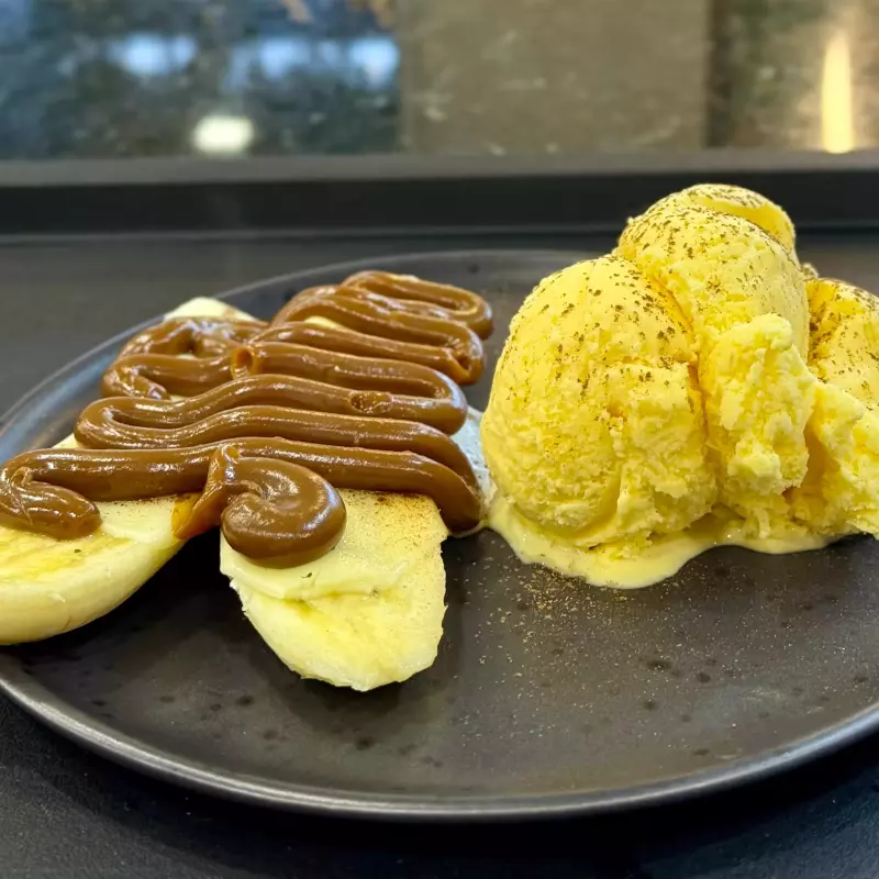 Banana doce com sorvete