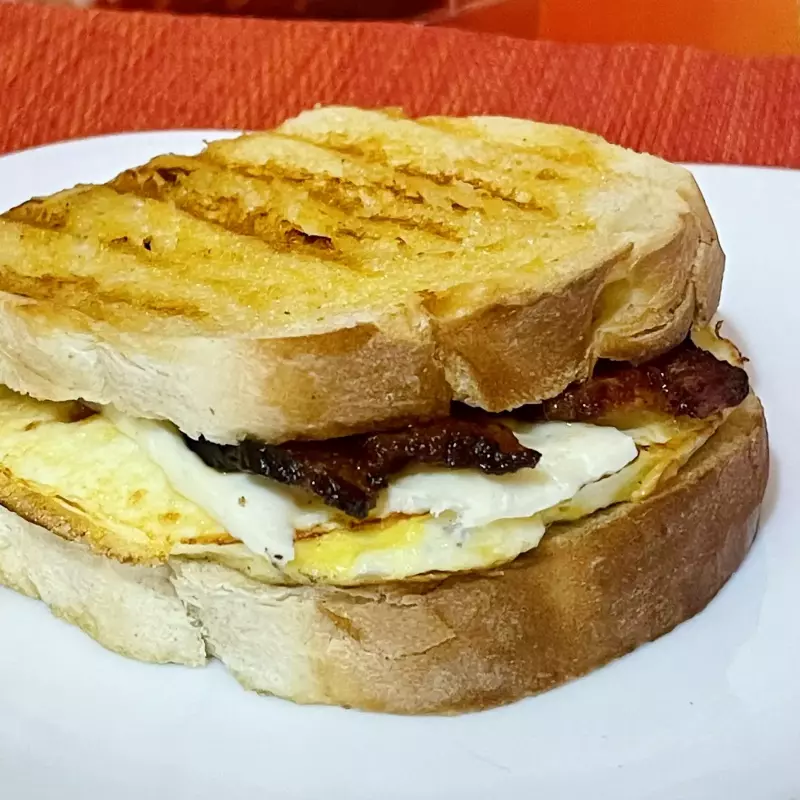 Sanduíche Egg Bacon