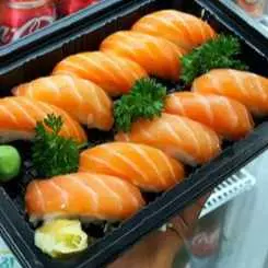 Niguiri de salmão (10 un)