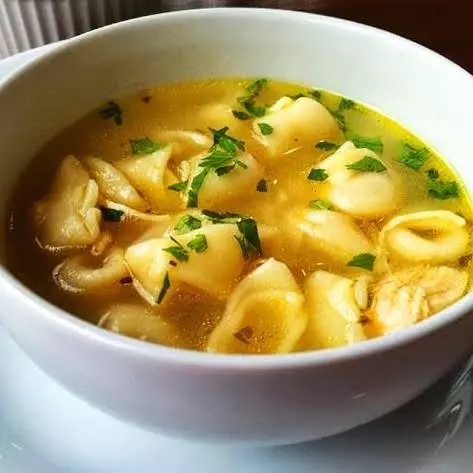 Sopa cremosa de capeletti