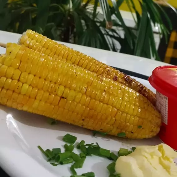 Milho Assado com Manteiga de Leite