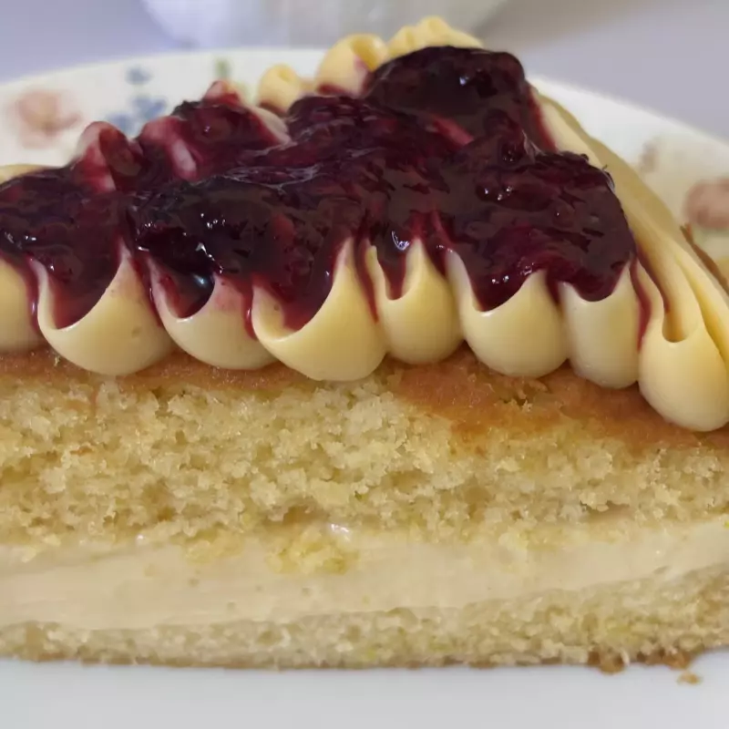 Fatia de limão com frutas vermelhas