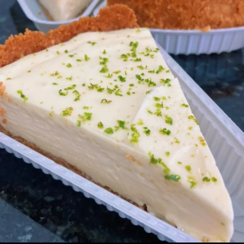 TORTA DE LIMÃO C/ CHOC. BRANCO.