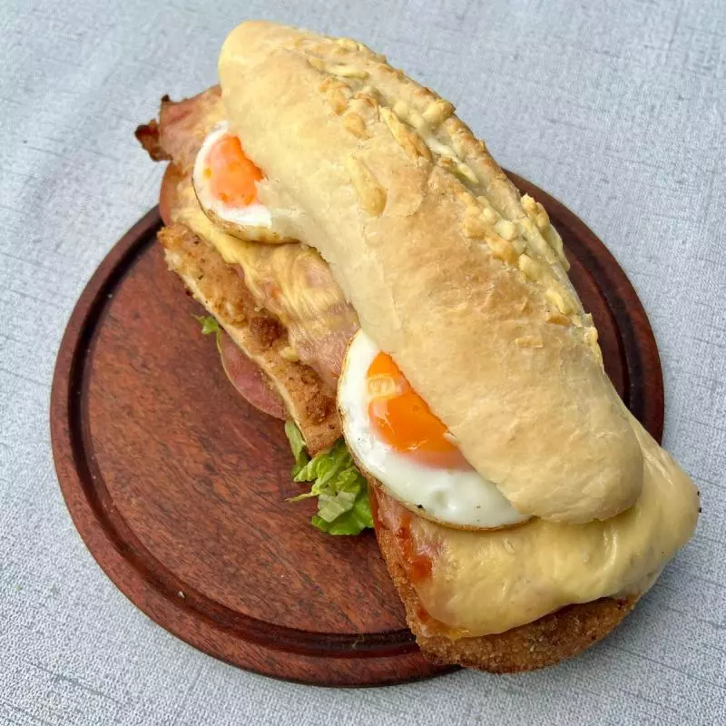 Sanguche de mila de pollo