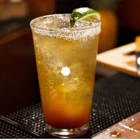 Canada dry michelada