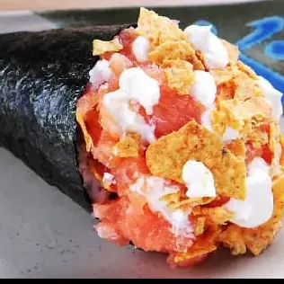 Temaki salmão Doritos Premium
