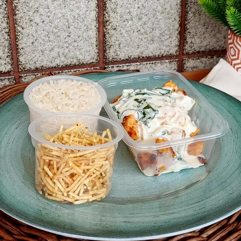 Frango em cubo ao molho espinafre