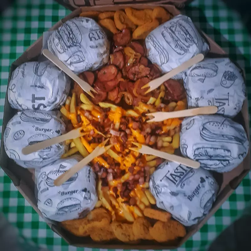 Caixa CF Fámilia GIGANTE 🍔🍟🥤