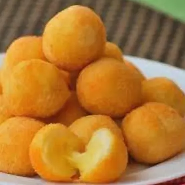 Porção bolinho de queijo