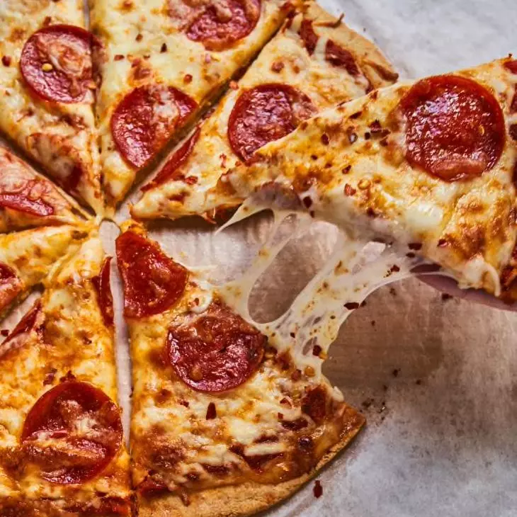 Pizza de Pepperoni Mediana