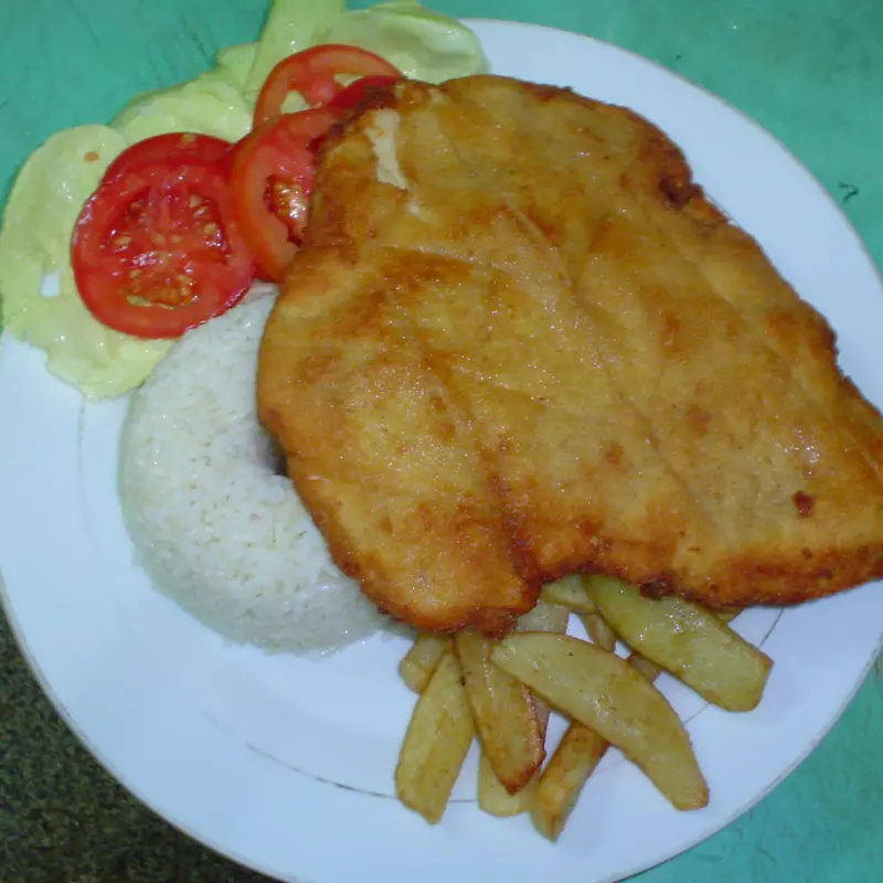Milanesa de pollo con papas fritas