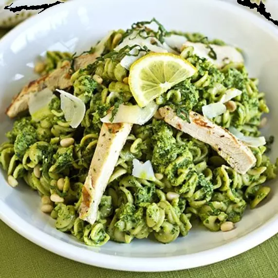 Macarrão ao Pesto de Manjericão P