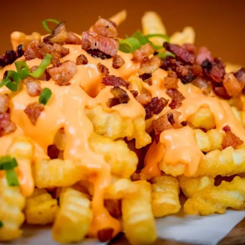 PORÇÃO DE BATATA COM CHEDDAR CREMOSA