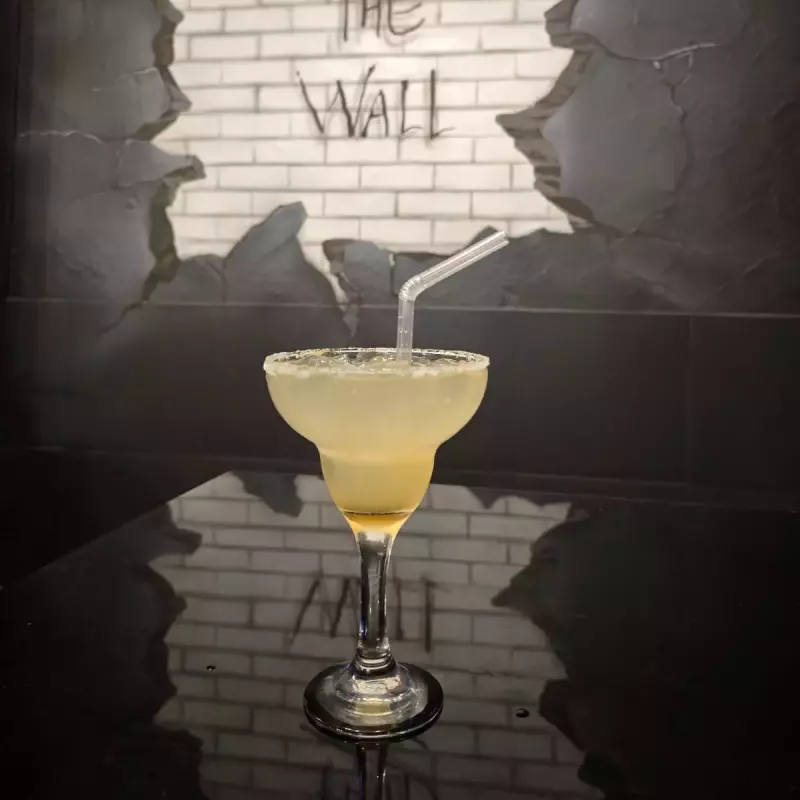 NENHUM DE NÓSMARGARITA