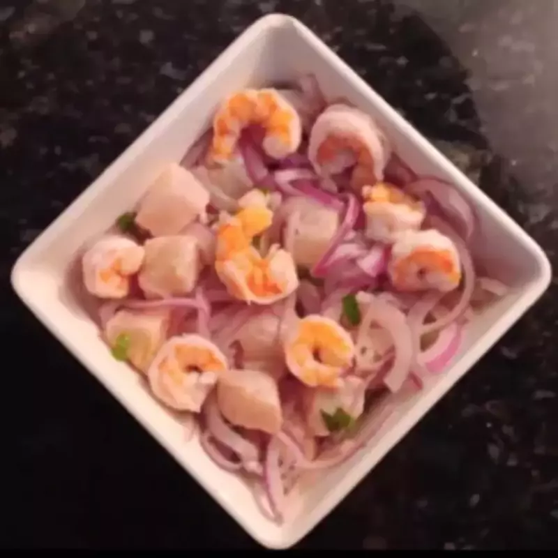 Cerviche mix salmão e camarão