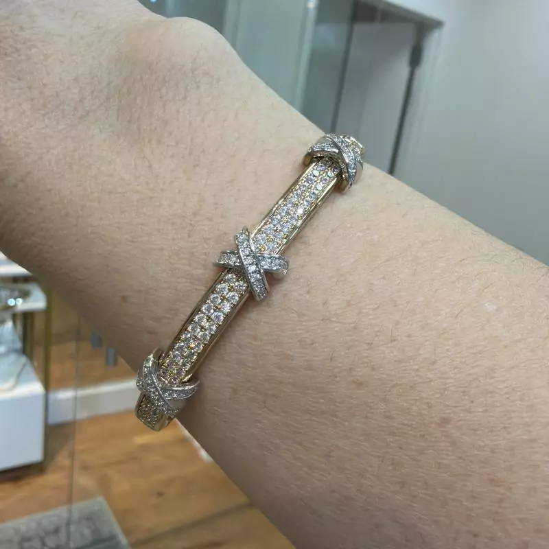 Bracelete x cravejado