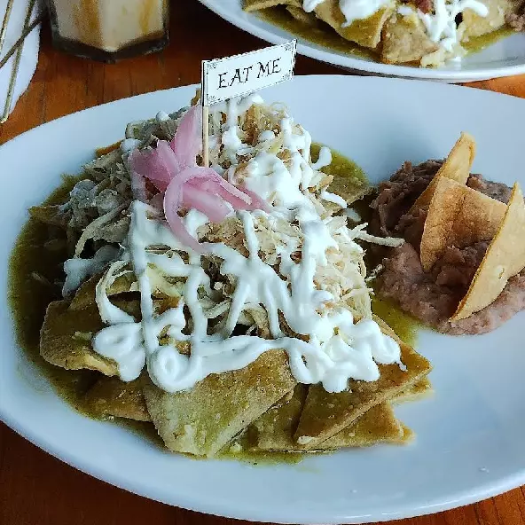 Chilaquiles con pollo