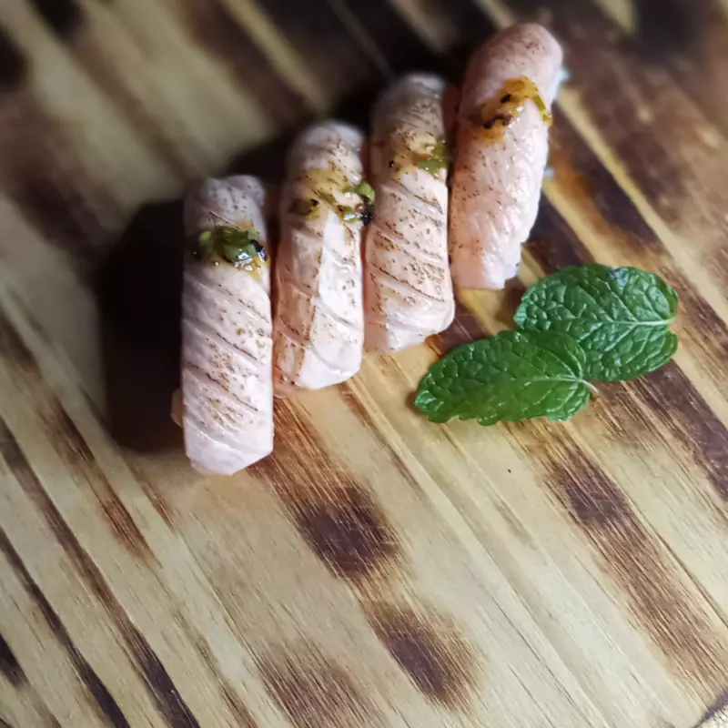 Nigiri Salmão Maçaricado