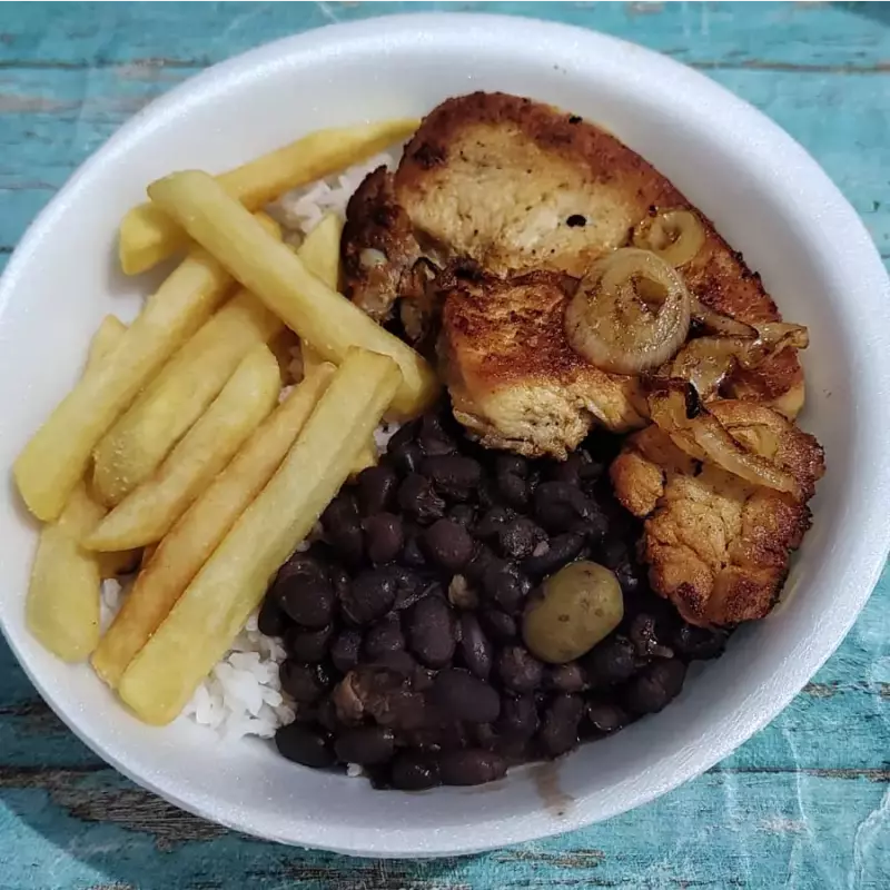 Peito De Frango Com Fritas