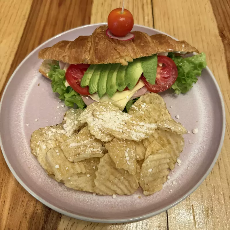 Crossaint de Jamón y Queso