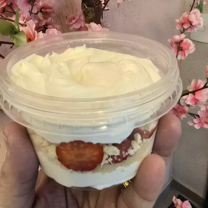 Morango com Suspiros