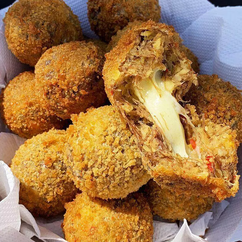 BOLINHO DE COSTELA CROCANTE