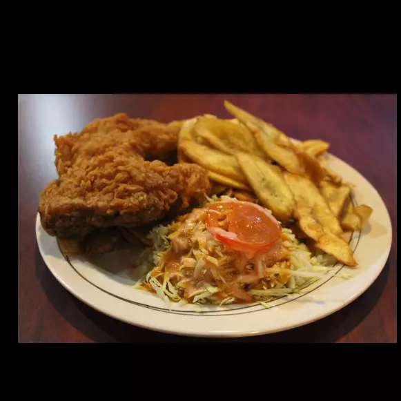 Pechuga Frita con Papas