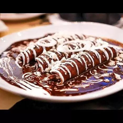 Enmoladas con bistec